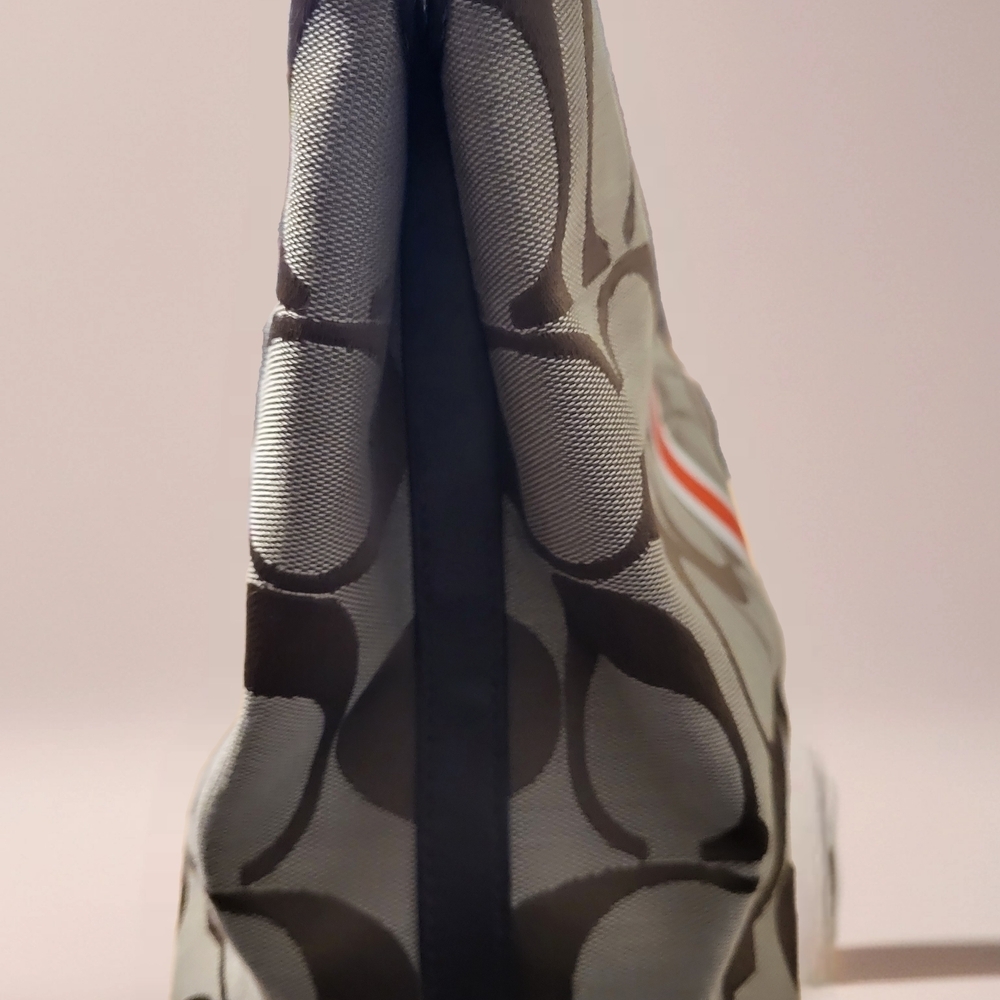 Coach Hampton Signature Stripe Tote. - Picture 4 of 9